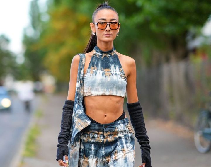 Renueva tu ropa: cómo teñir prendas en frío y darles un estilo único